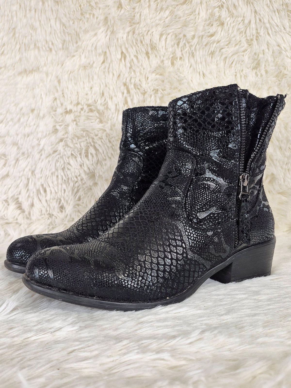 Glossy Snakeskin Print Boots